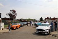 Amerikaanse flikkenbakken op Mustang Fever