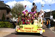 Massa daagt op voor stoet van De Slamridders
