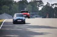 Duizenden mini's overspoelen Circuit Zolder