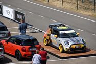 Duizenden mini's overspoelen Circuit Zolder