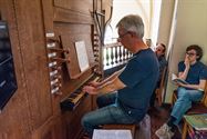 Eversel luistert met trots naar zijn orgel