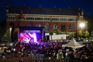 De gezapige sfeer van een bluesfestival