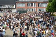 Waterballonnengevecht is losgebarsten