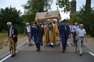 Sacramentsprocessie blijft bindmiddel in Viversel