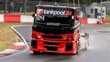 Regen maakt truckraces nog moeilijker
