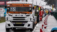 Regen maakt truckraces nog moeilijker