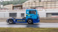 Regen maakt truckraces nog moeilijker