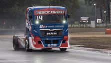 Regen maakt truckraces nog moeilijker