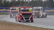 Regen maakt truckraces nog moeilijker