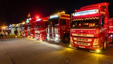 Prachtige truckshow in het donker