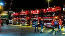 Prachtige truckshow in het donker
