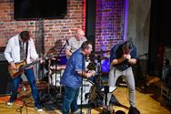 Sunday Evening Blues neemt krachtige start