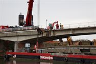 De brug van Viversel kraakt