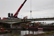 De brug van Viversel kraakt