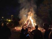 Veel volk op Sint-Maartensvuur in Boekt