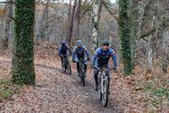 500 mountainbikers trotseren de koude