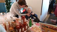 Kerstman bezoekt kerstmarkt in Bocasa
