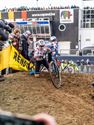 Van Aert wint na topduel met van der Poel