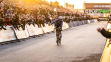 Van Aert wint na topduel met van der Poel