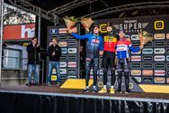 Van Aert wint na topduel met van der Poel
