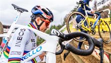 Van Aert wint na topduel met van der Poel