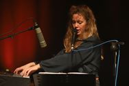 Naima Joris brengt intiem concert