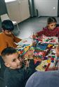 Kleurrijke kinderkunst met veel emoties