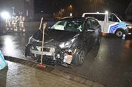 Twee lichtgewonden bij botsing op kruispunt