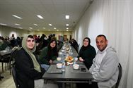 Veel volk op iftar in Selimiye-moskee