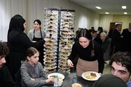 Veel volk op iftar in Selimiye-moskee