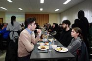 Veel volk op iftar in Selimiye-moskee