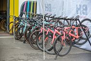 Vlammen over het circuit met de nieuwste fietsen