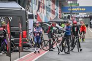 Vlammen over het circuit met de nieuwste fietsen