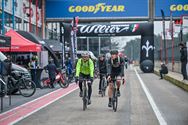 Vlammen over het circuit met de nieuwste fietsen