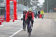 Vlammen over het circuit met de nieuwste fietsen