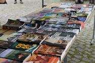 't Was nog te koud voor een boeken- en platenmarkt