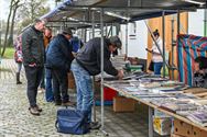 't Was nog te koud voor een boeken- en platenmarkt