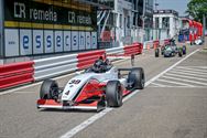 Oude formule bolides en mooie Jaguars ...
