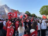 Erdogan-aanhangers vieren, Koolmijnlaan zit dicht