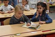 Leerlingen 1ste leerjaar lezen voor kleuters