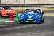 Thomas Piessens wint eerste Supercar race