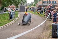 Jong en oud beleven plezier aan zeepkistenrace