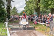 Jong en oud beleven plezier aan zeepkistenrace