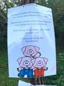 Kleuters en grootouders langs actieve sprookjes