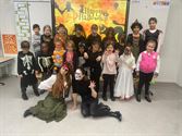 Halloweenspelen en stoelendans in Leerplaneet