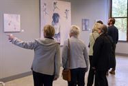 Massa volk woont opening van Artikel 27 bij