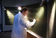 Massa volk woont opening van Artikel 27 bij