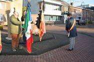 Bloemenhulde aan het monument in Heusden