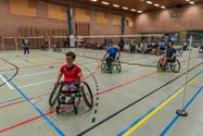 Spektakel in rolstoel- en zitbadminton