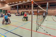 Spektakel in rolstoel- en zitbadminton